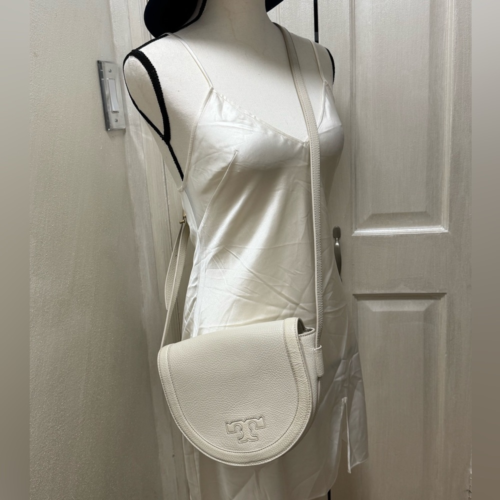 **Tory Burch Pebbled Leather Crossbody Bag in Light Beige - Picture 17 of 17